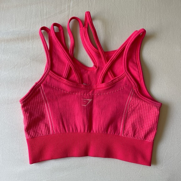 Bright pink cropped tank top - Picture 2 of 3